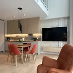 Dwupoziomowy Maisonette 49